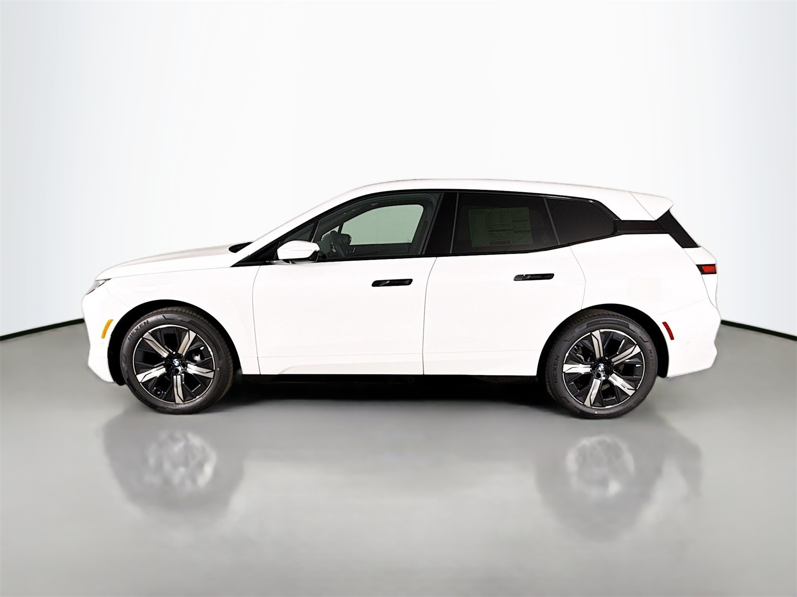 2026 Bmw iX photo 4