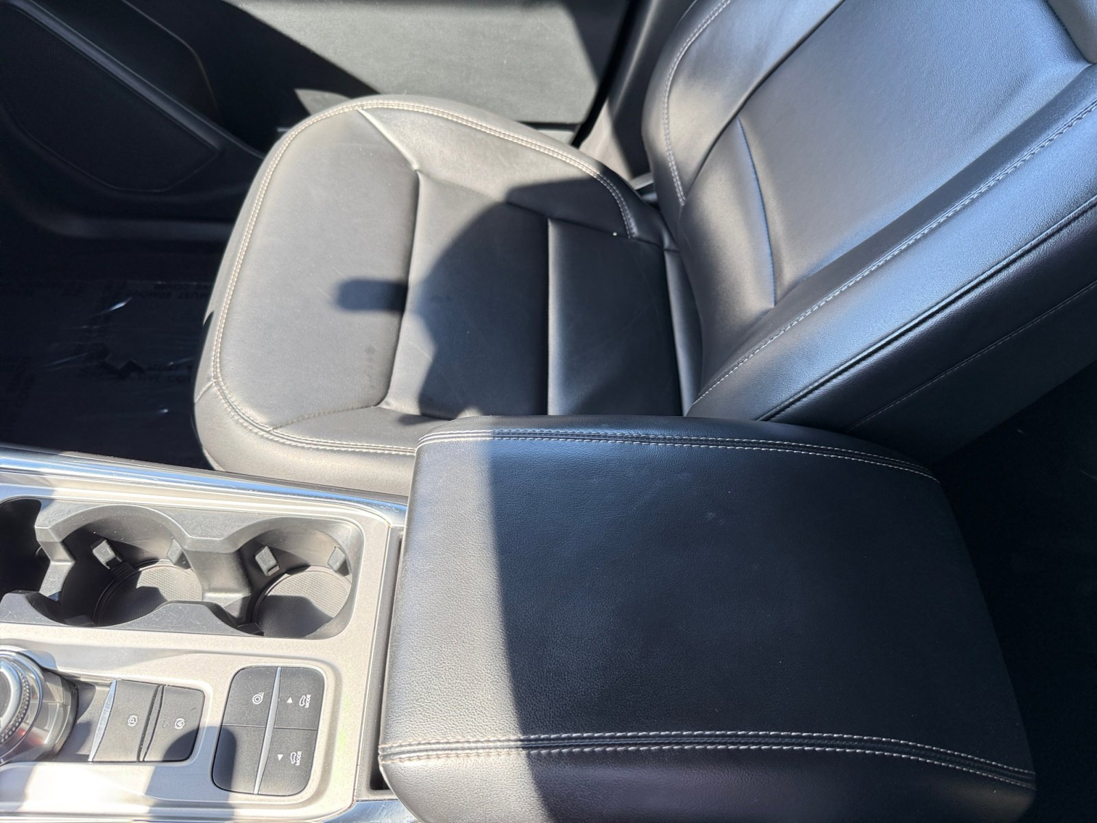 2023 Ford Explorer XLT photo 13