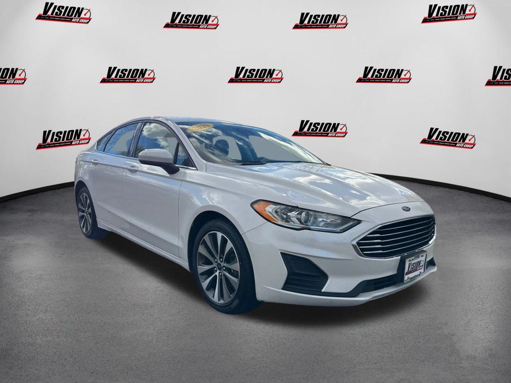 2020 Ford Fusion SE photo 3