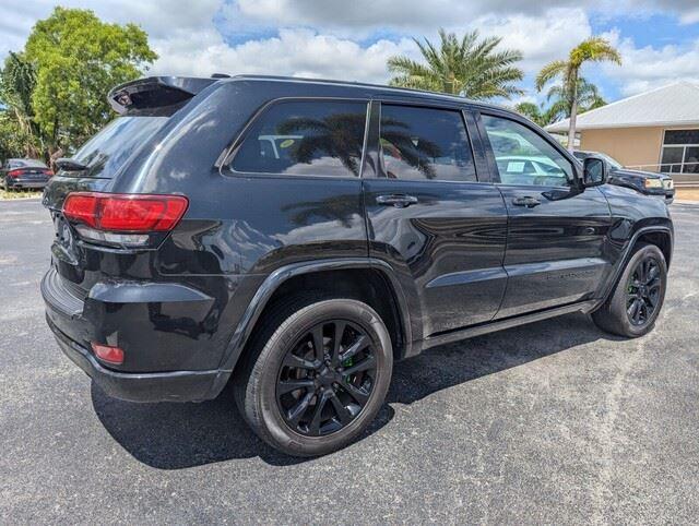 2019 Jeep Grand Cherokee Altitude photo 2