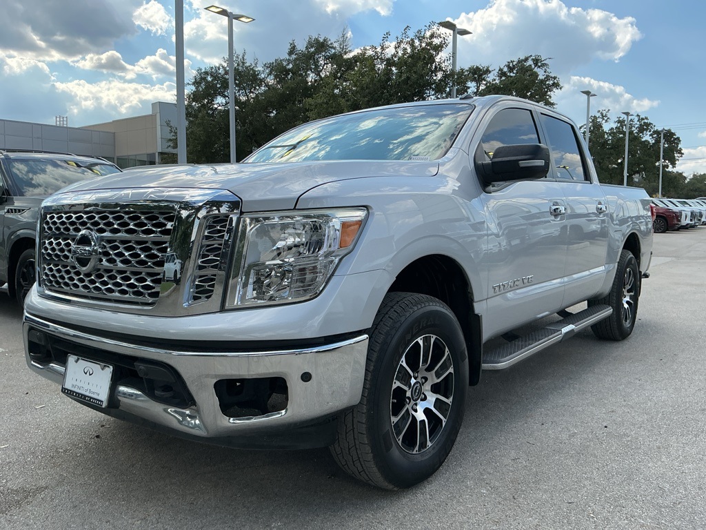 2019 Nissan Titan SV photo 7