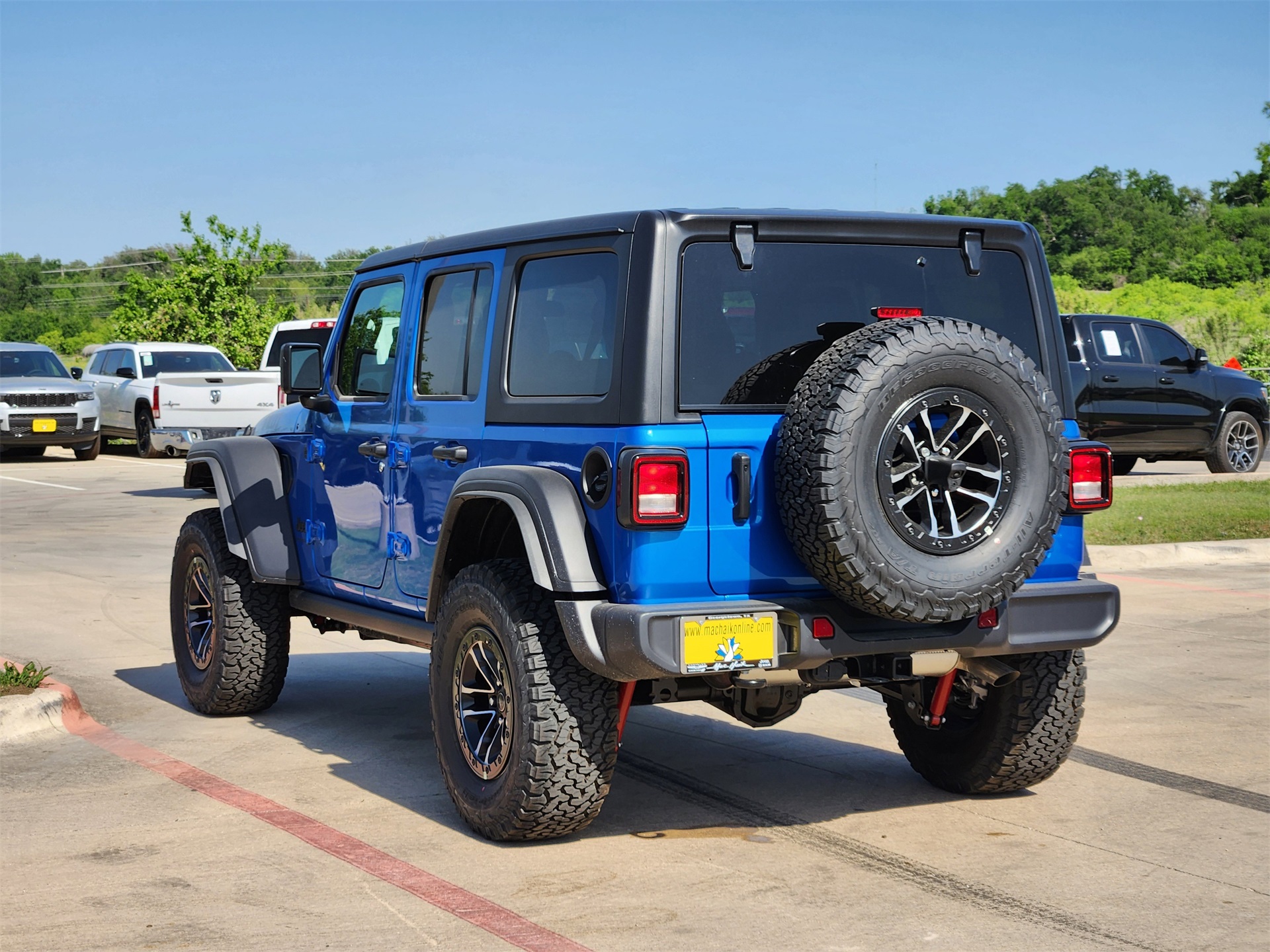 2025 Jeep Wrangler Willys photo 3