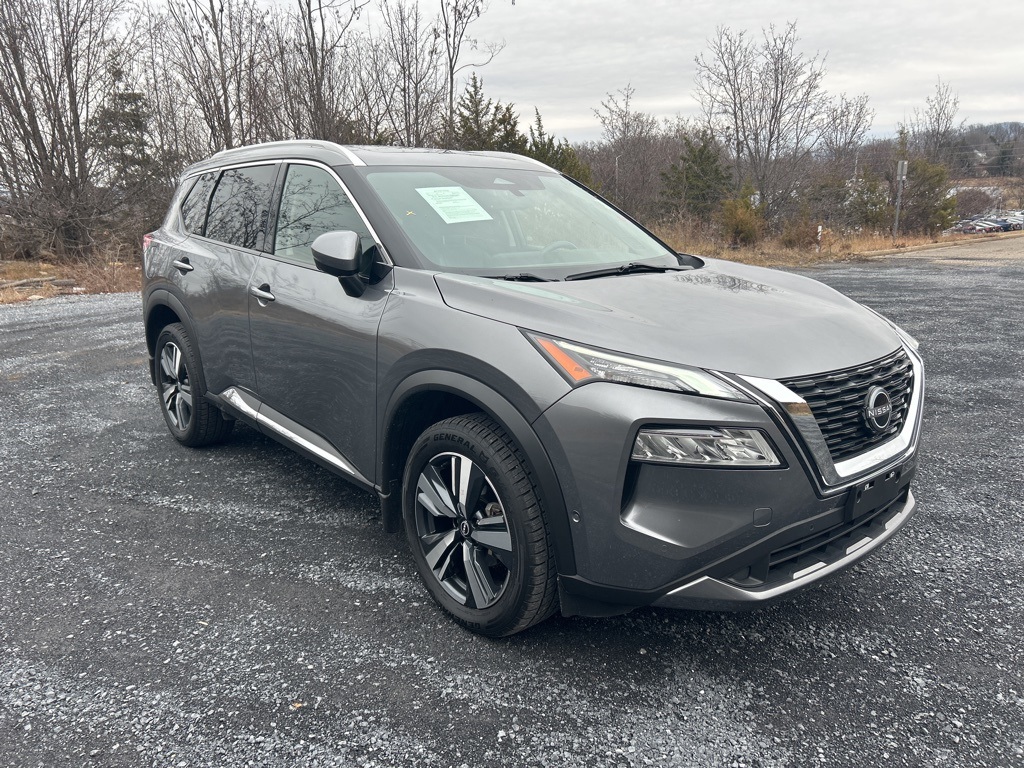 2023 Nissan Rogue SL's photo