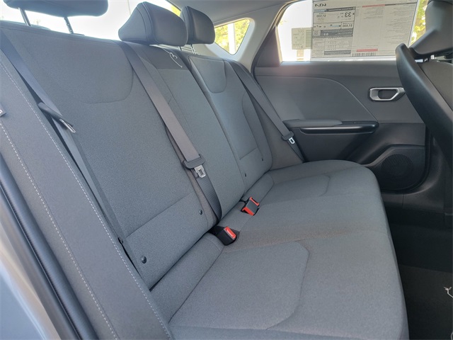2025 Kia K4 LXS photo 16