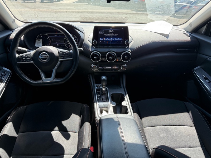 2022 Nissan Sentra SR photo 10