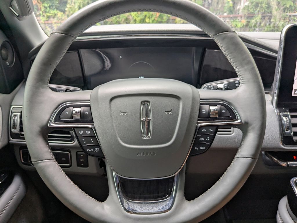 2019 Lincoln Navigator L Reserve photo 25