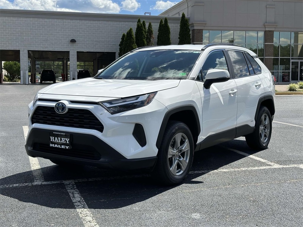 2024 Toyota RAV4 Hybrid XLE photo 21