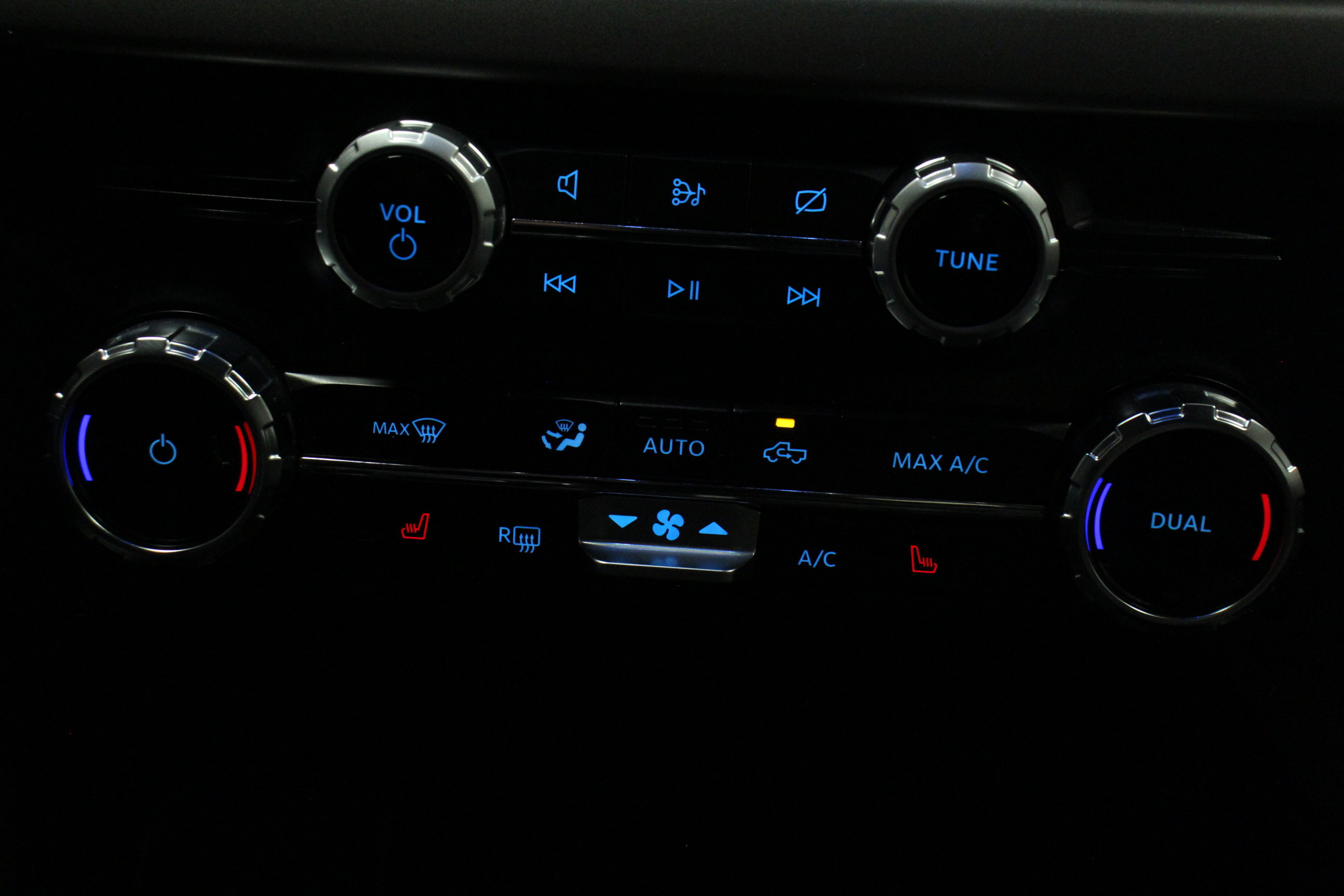 2024 Ford F-150 Lightning XLT photo 23