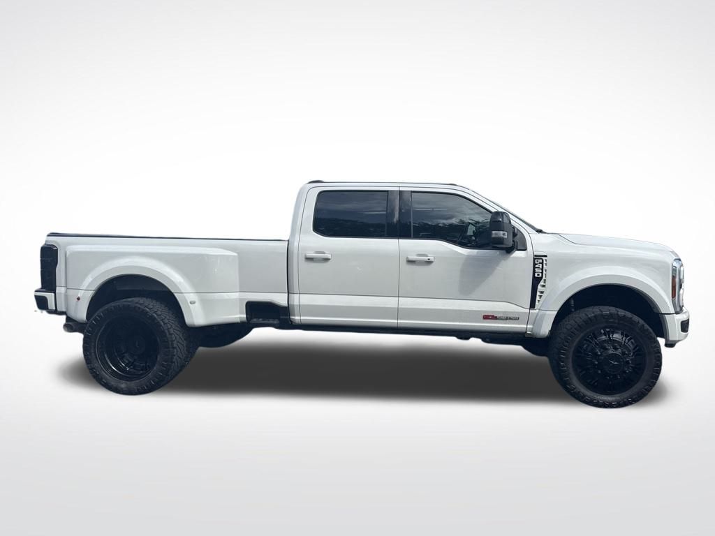 2024 Ford F-450 photo 4