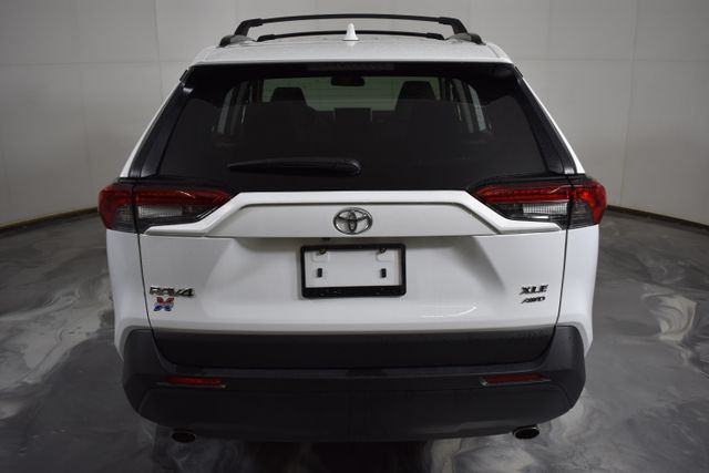 2023 Toyota RAV4 XLE photo 3