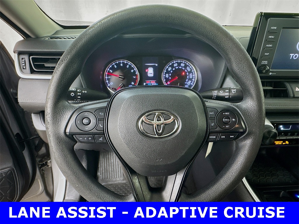 2020 Toyota RAV4 LE photo 2