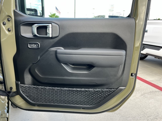 2025 Jeep Wrangler Sport photo 18
