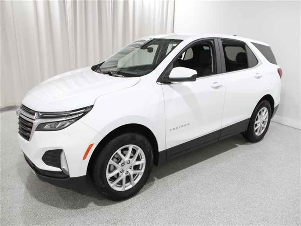 2022 Chevrolet Equinox LT photo 3