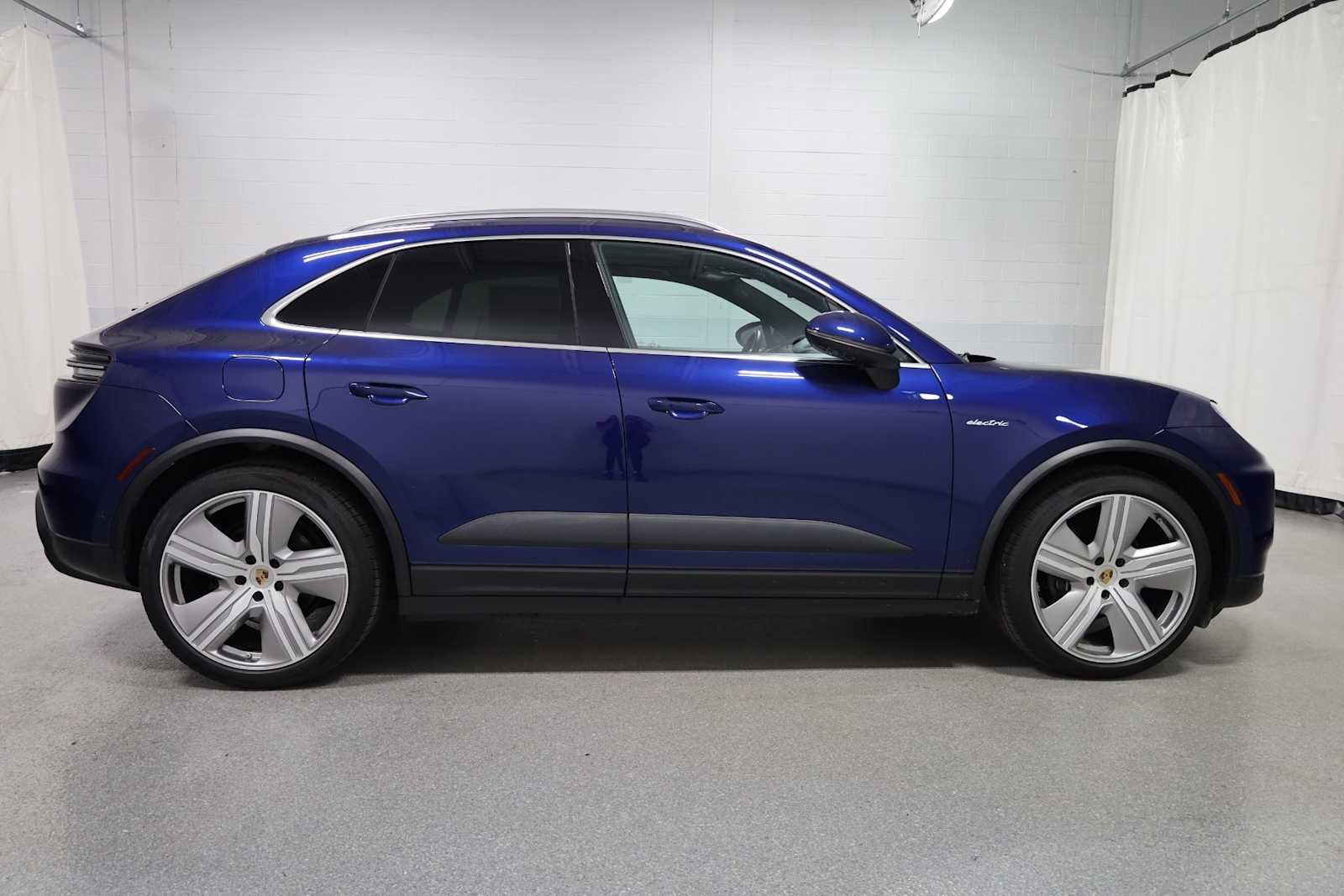 2024 Porsche Macan Electric 4 photo 9