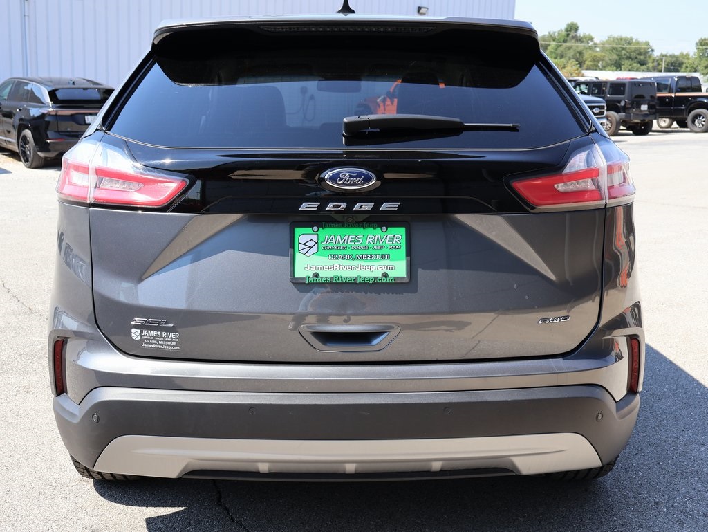 2024 Ford Edge SEL photo 4
