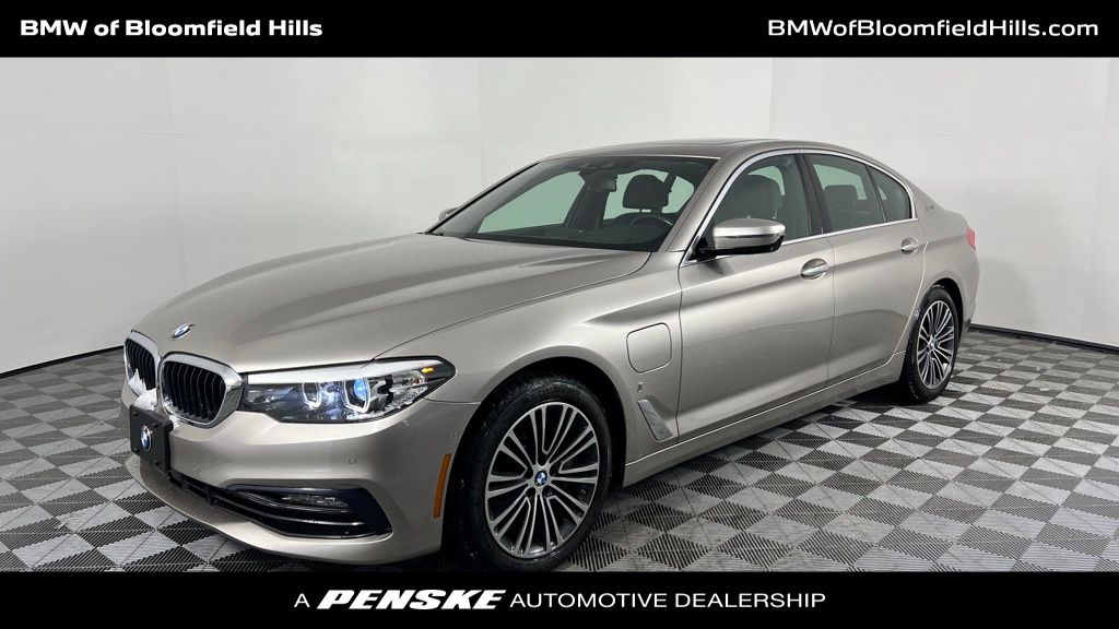 2018 BMW 5 Series 530e's photo