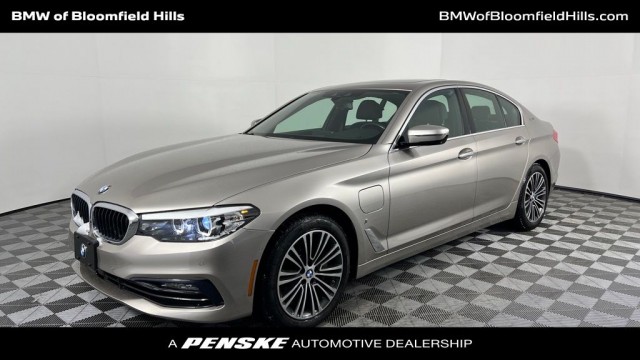 2018 BMW 5 Series 530e's photo