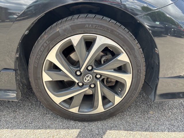 2016 Scion iM Base photo 9