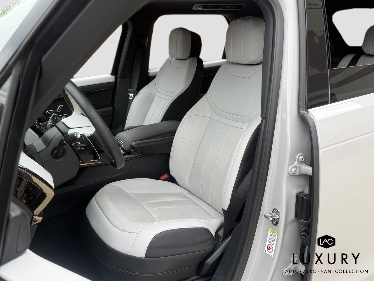 2025 Land Rover Range Rover Sport SE photo 3