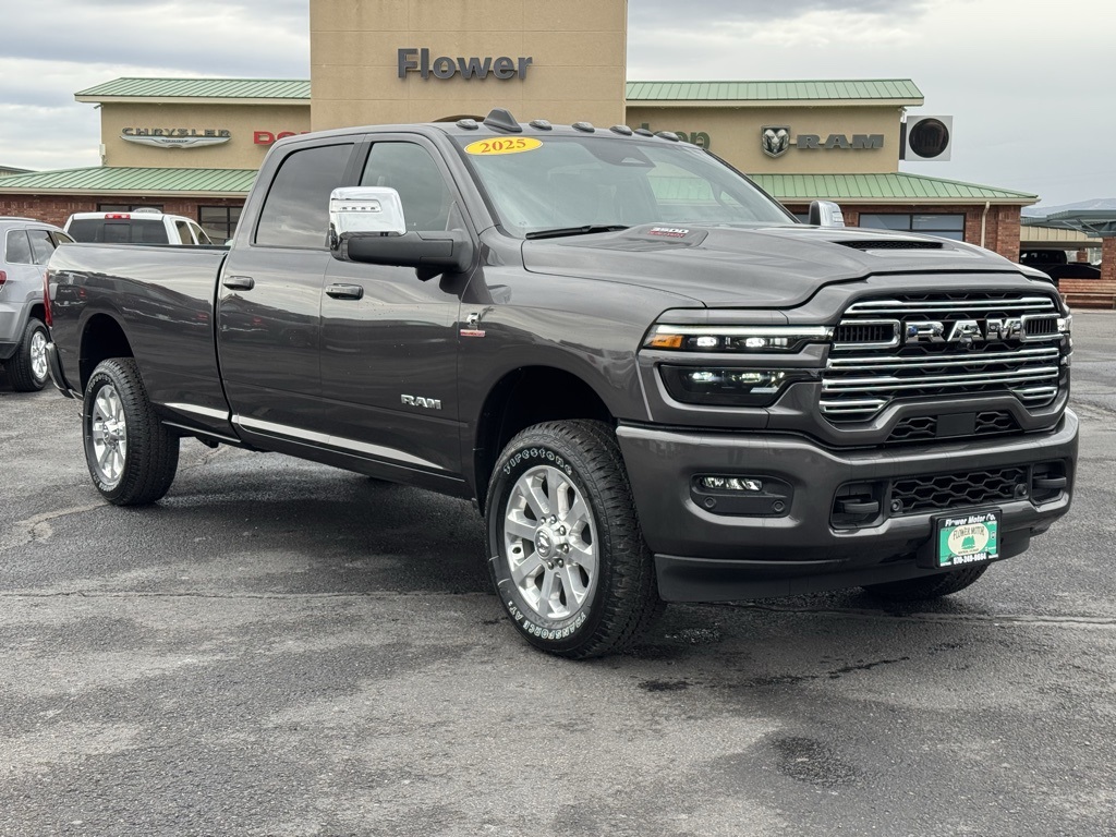 2025 RAM Ram 3500 Pickup Laramie's photo