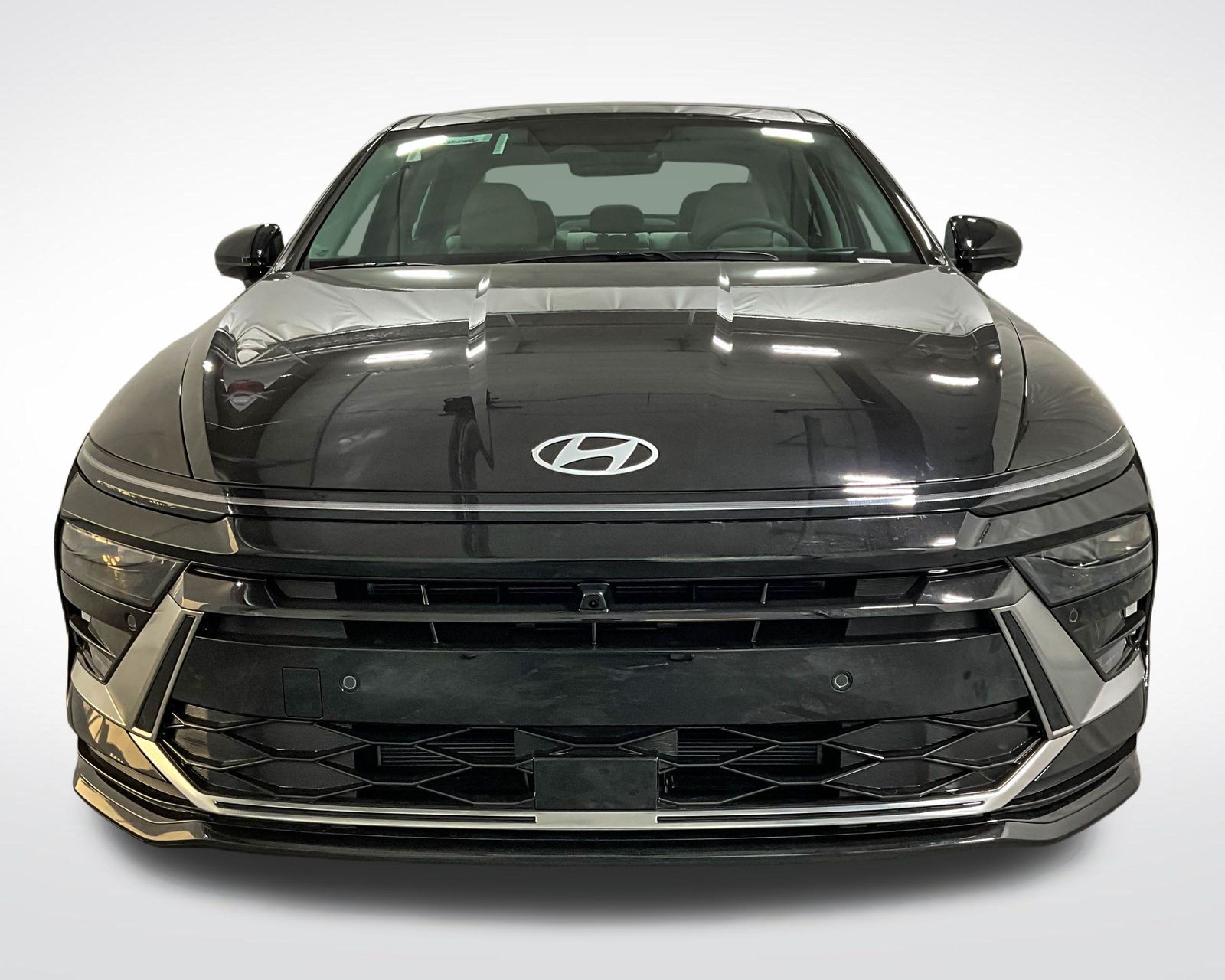 2025 Hyundai Sonata Hybrid Limited photo 2