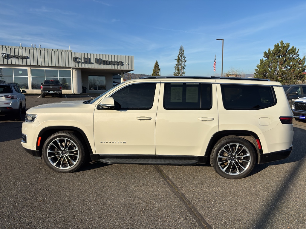 2022 Jeep Wagoneer Series II's photo