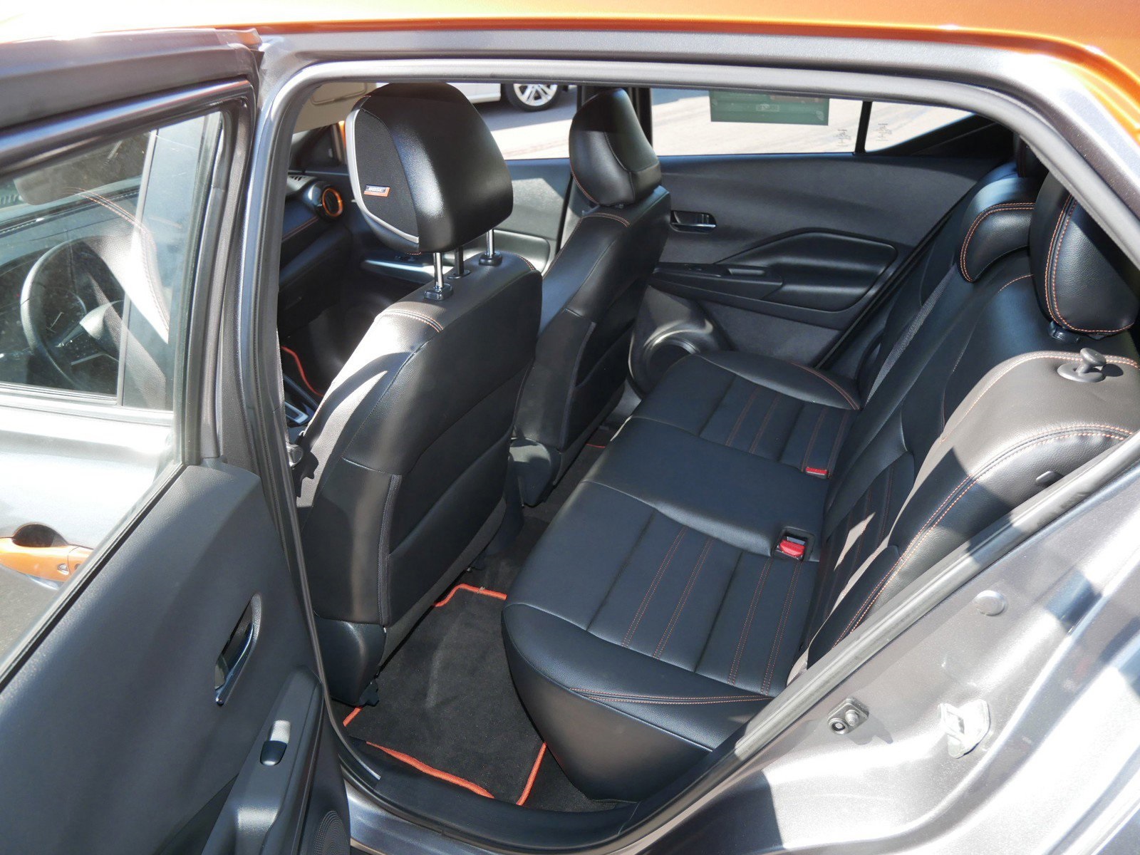 2019 Nissan Kicks SR photo 9