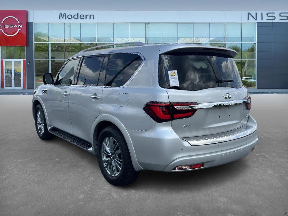 2023 Infiniti QX80 Luxe photo 5