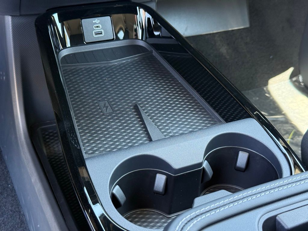 2025 Ford Mustang Mach-E Premium photo 11