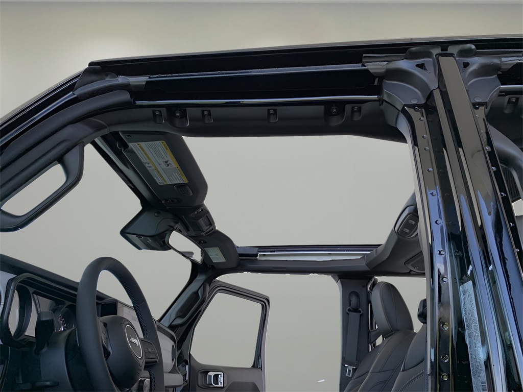 2025 Jeep Wrangler Willys photo 58