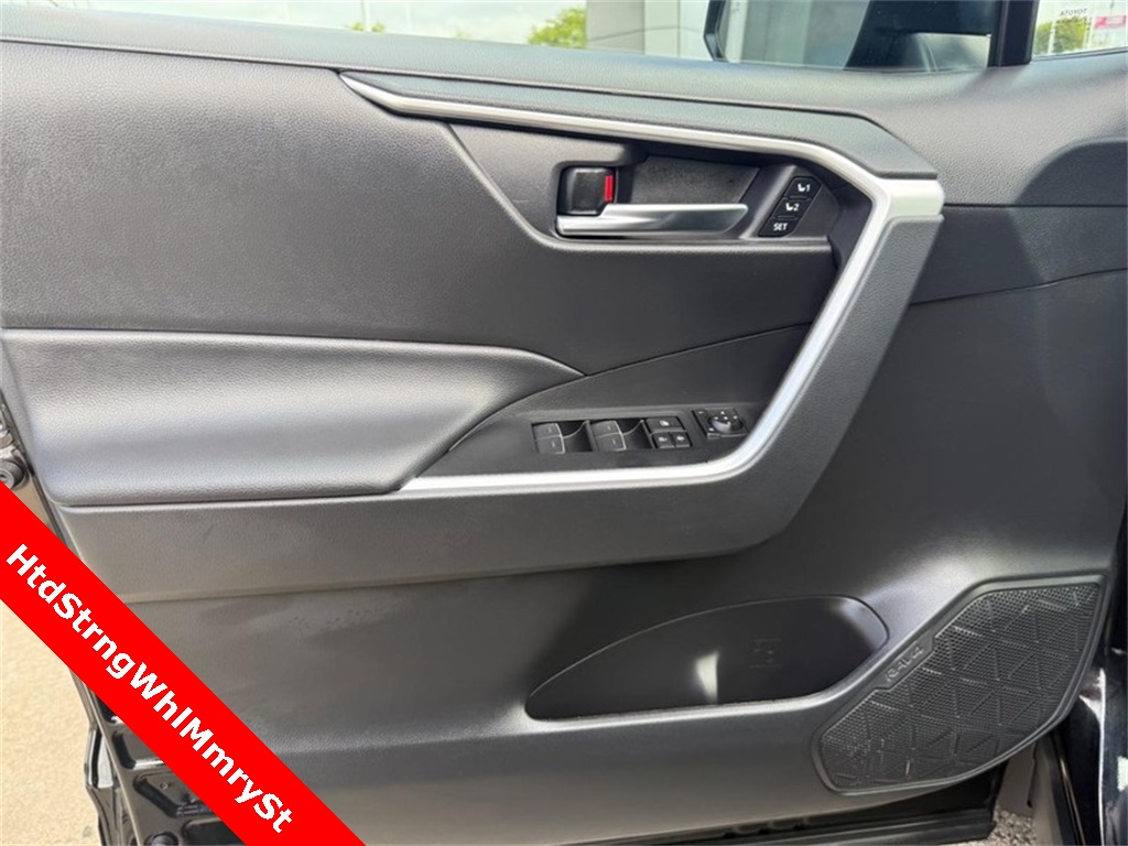 2024 Toyota RAV4 XLE Premium photo 15