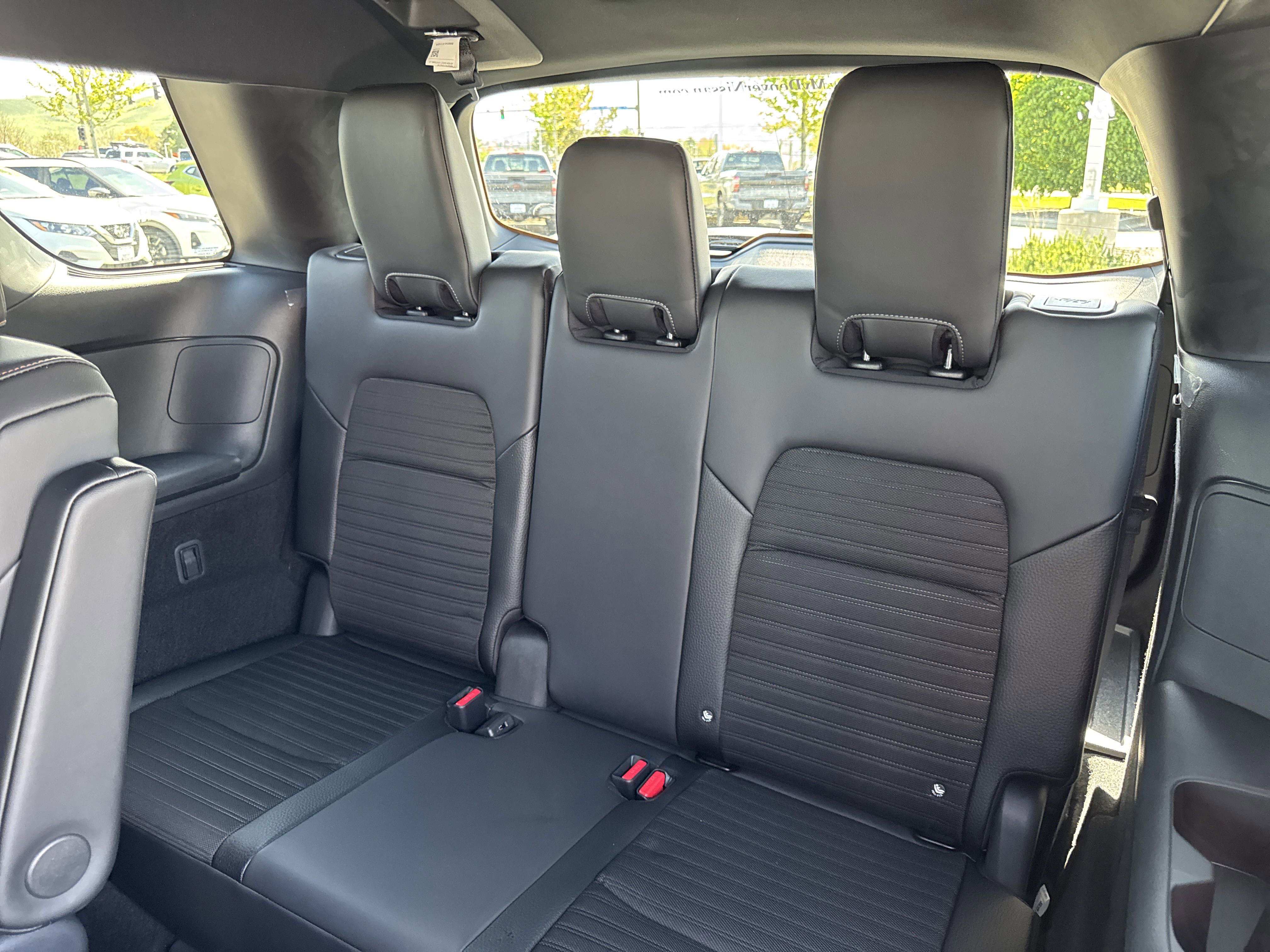 2025 Nissan Pathfinder Rock Creek photo 6
