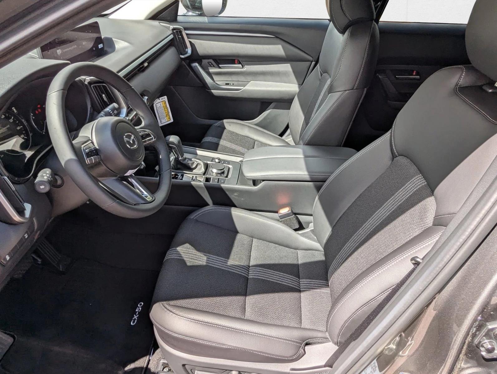 2025 Mazda CX-50 2.5 S Preferred photo 2