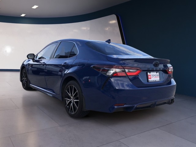 2024 Toyota Camry SE photo 3