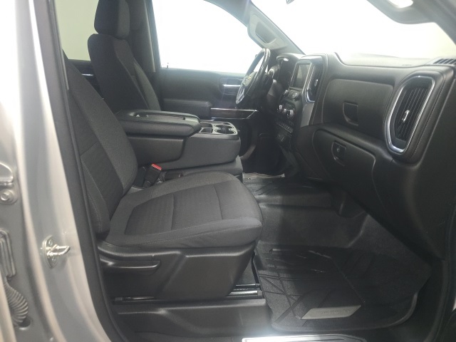 2022 Chevrolet Silverado 1500 LT photo 3
