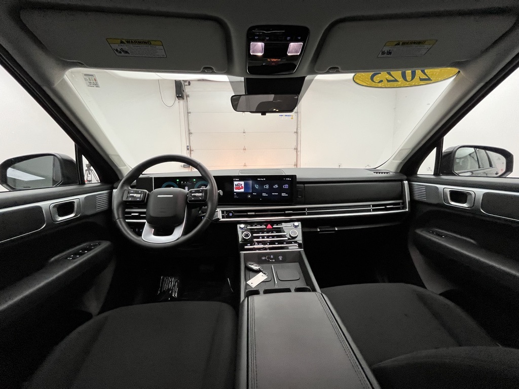 2025 Hyundai Santa Fe SE photo 2