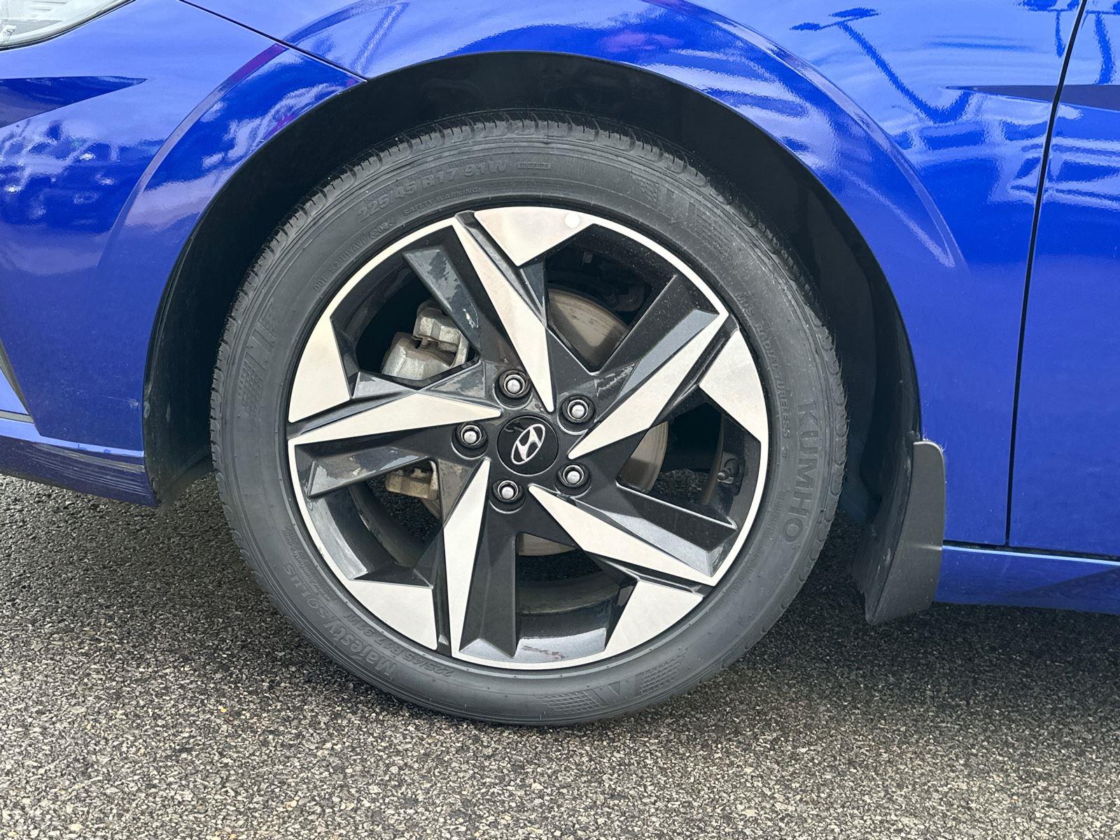 2023 Hyundai Elantra SEL photo 6