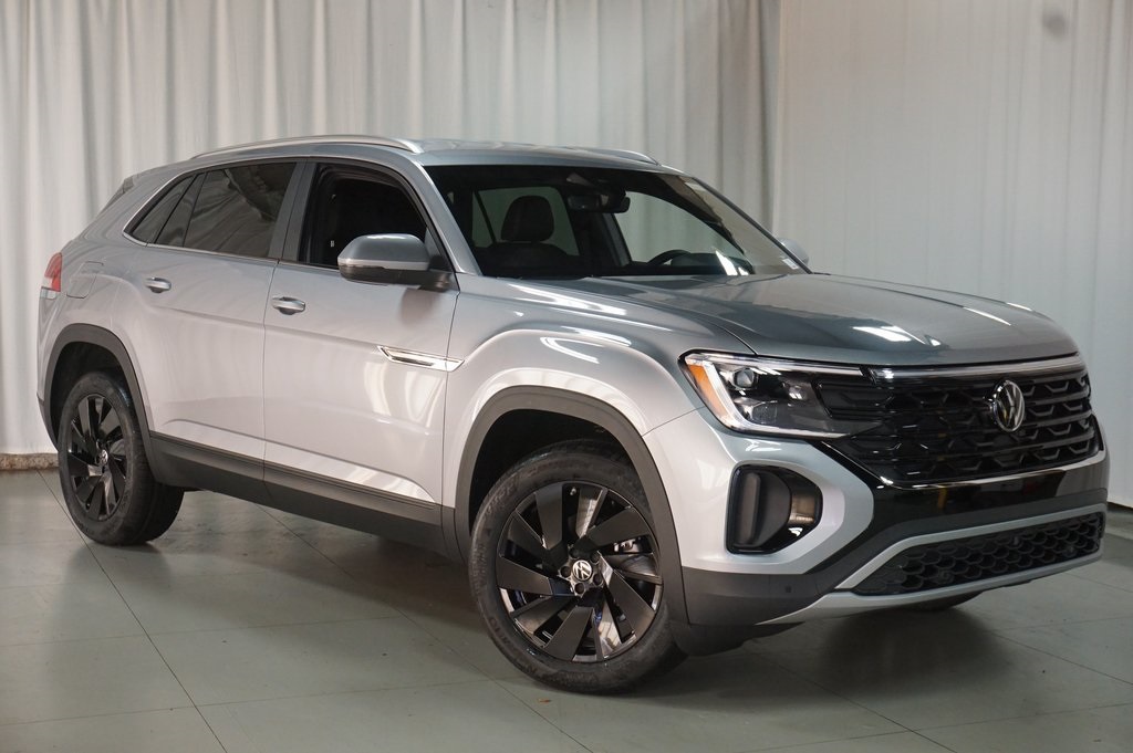 2026 Volkswagen Atlas Cross Sport SE Technology photo 2