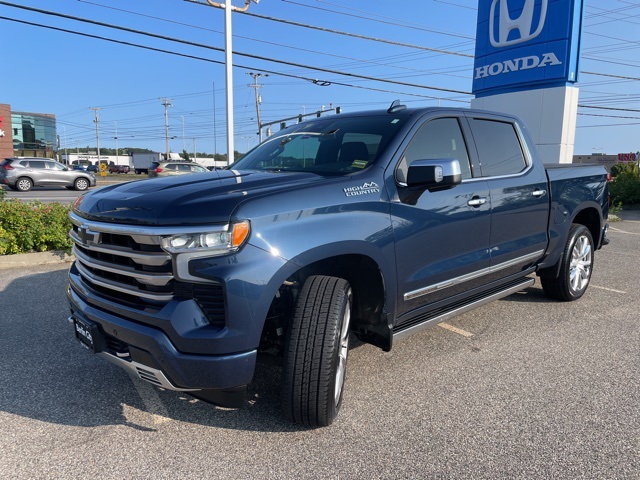 2022 Chevrolet Silverado 1500 High Country photo 3
