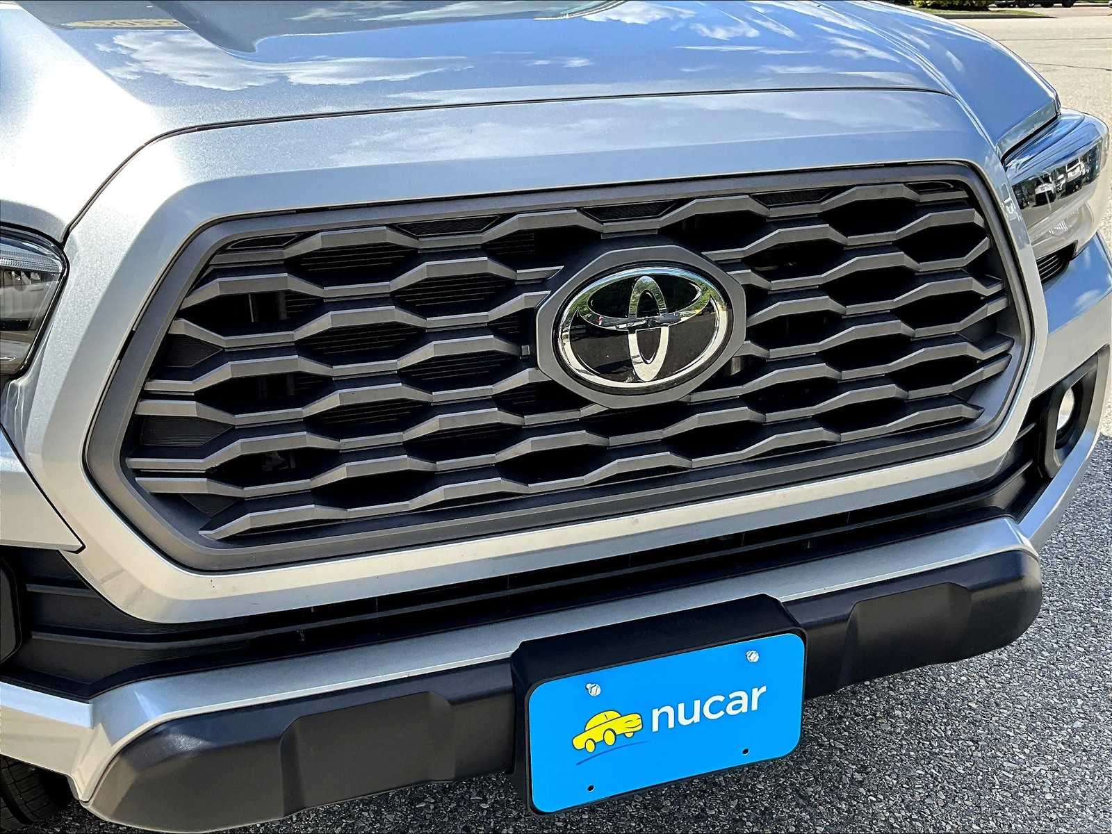 2023 Toyota Tacoma TRD photo 32