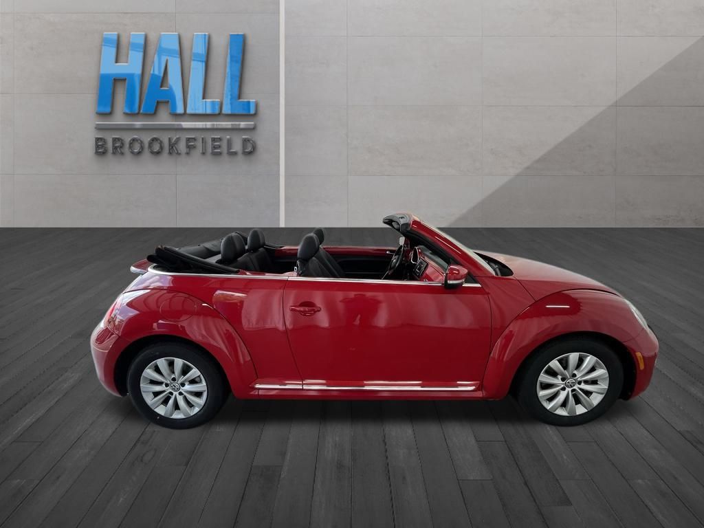 2018 Volkswagen Beetle S photo 6