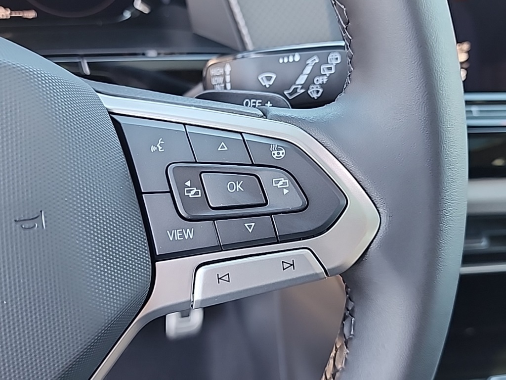 2025 Volkswagen Atlas Peak Edition SE photo 19