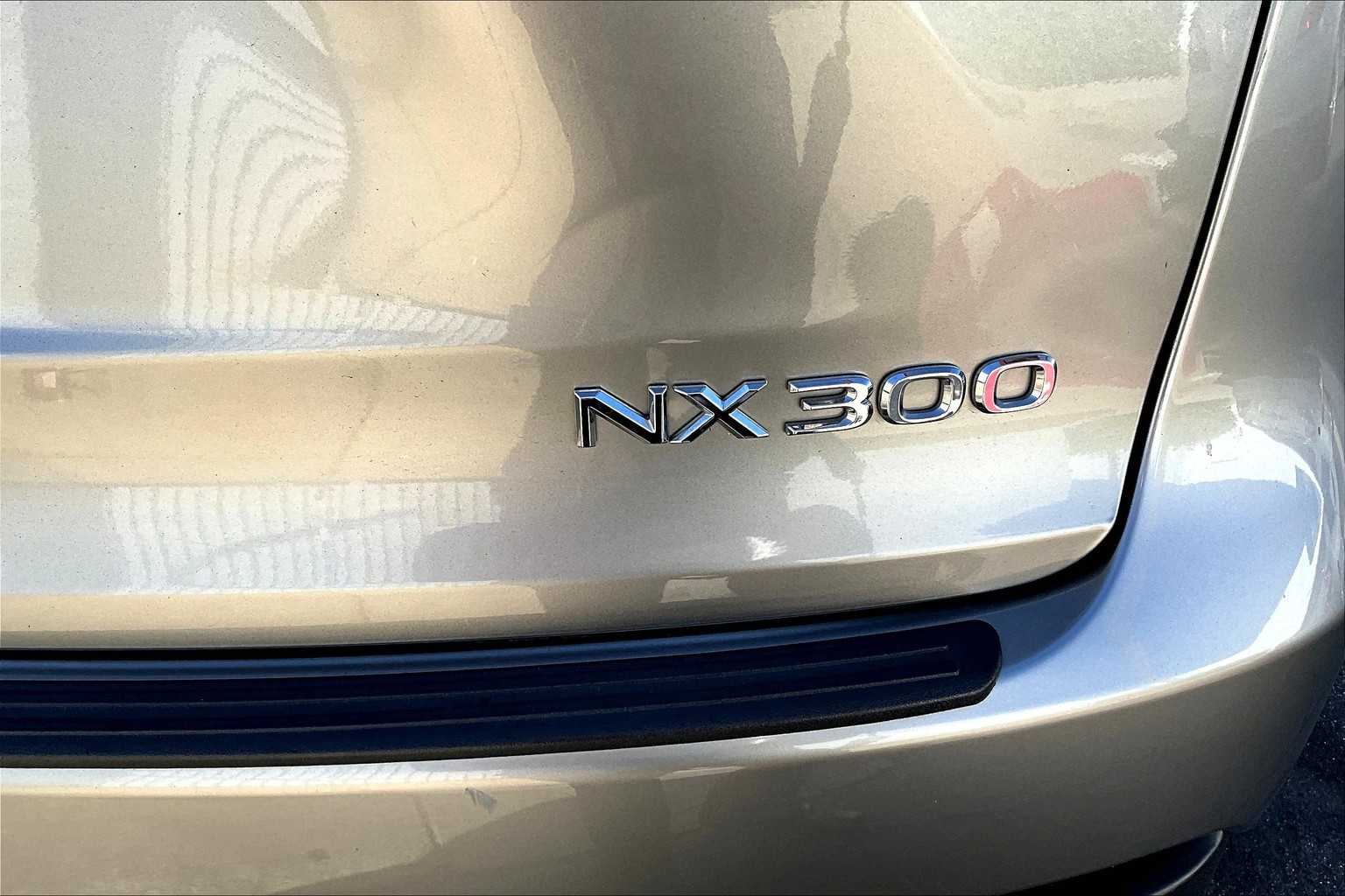 2020 Lexus NX 300 photo 8