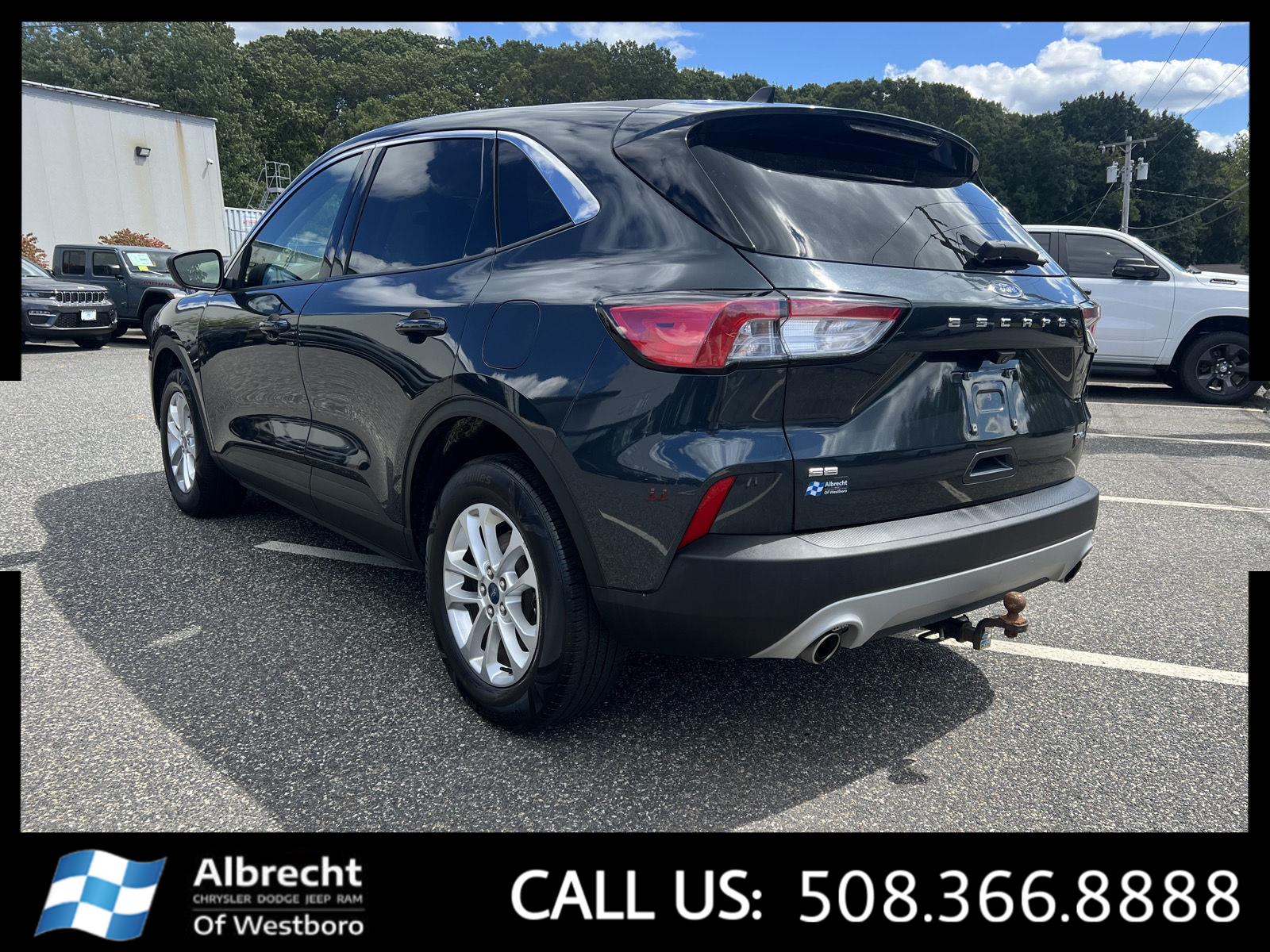 2022 Ford Escape SE photo 3