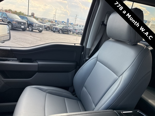 2025 Ford F-150 Lightning photo 24