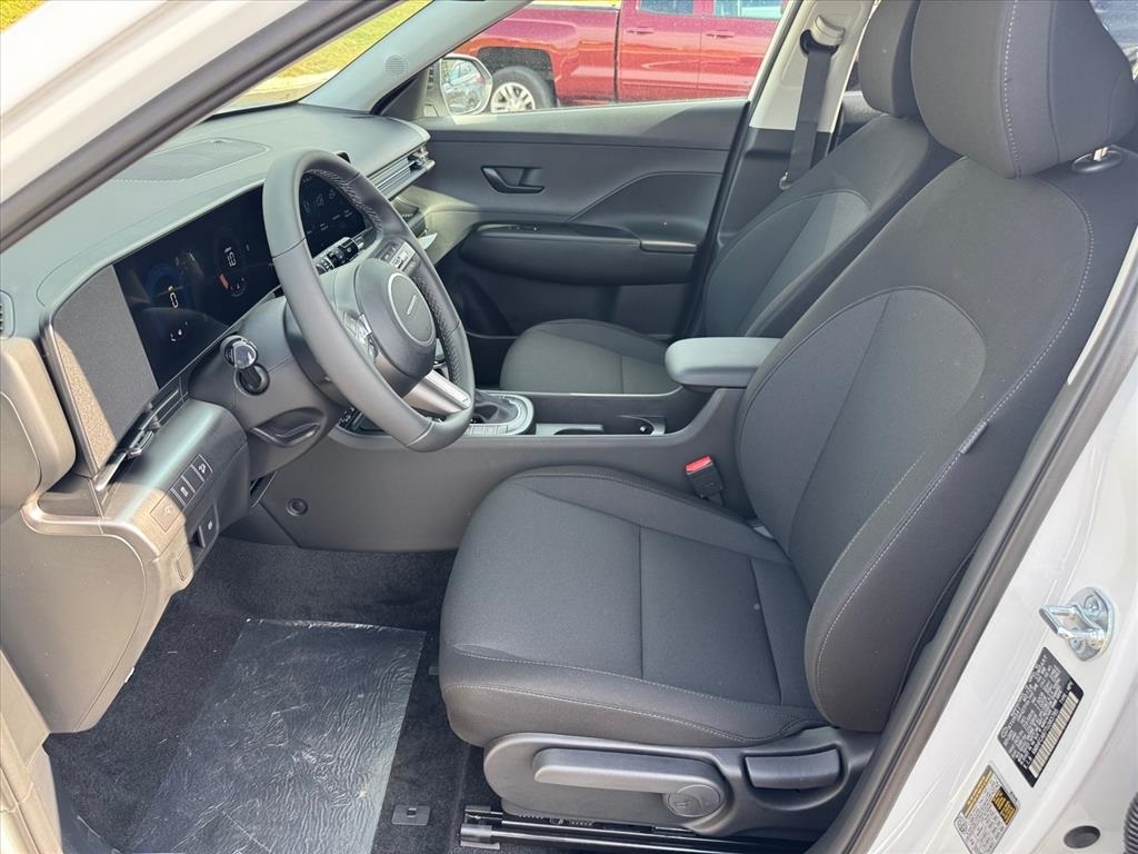 2026 Hyundai Kona SEL photo 4