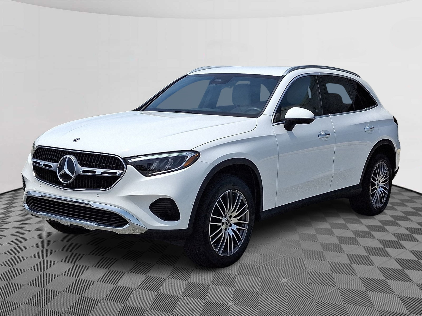 2025 Mercedes Benz GLC 300 4MATIC photo 3