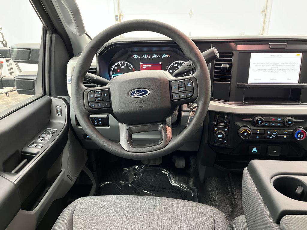 2026 Ford F-250 photo 14