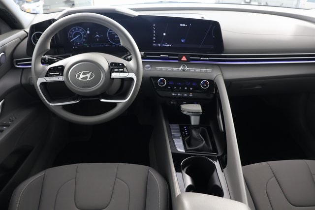 2024 Hyundai Elantra Hybrid Blue photo 2