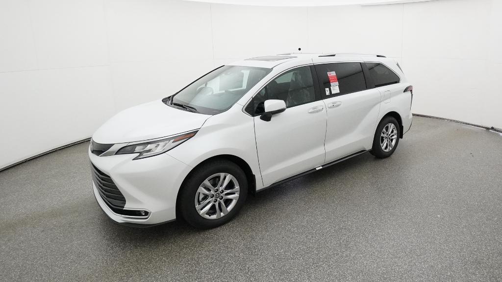 2026 Toyota Sienna Limited's photo